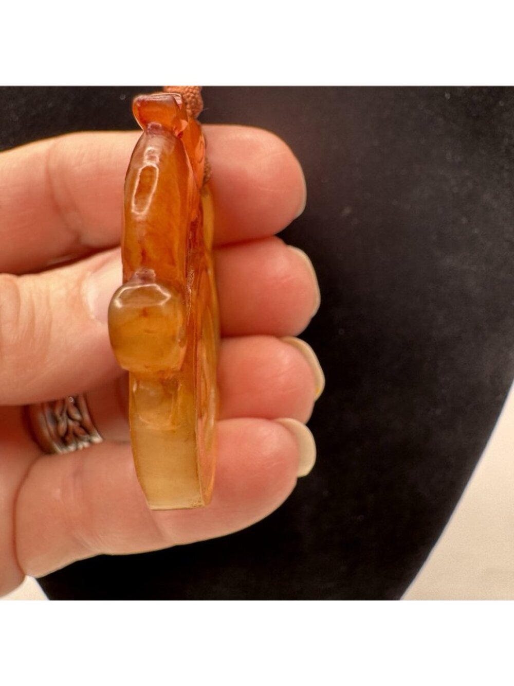 Chinese Pixiu Beast Pendant Carved Agate Spinning "Wan" Symbol Estate 42mm 1970s - Picture 10 of 16